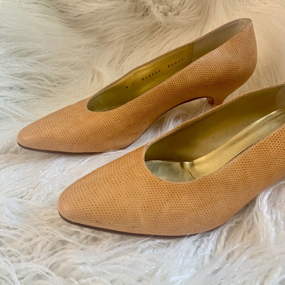 Vintage Bruno Magli Heels - Picture 14 of 16
